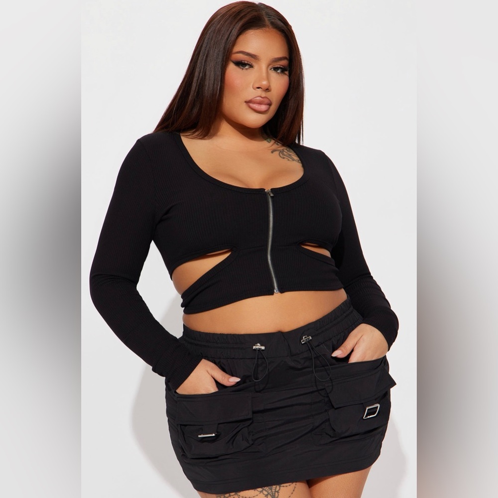 Cadence Cut Out Top 🖤 Black 1X